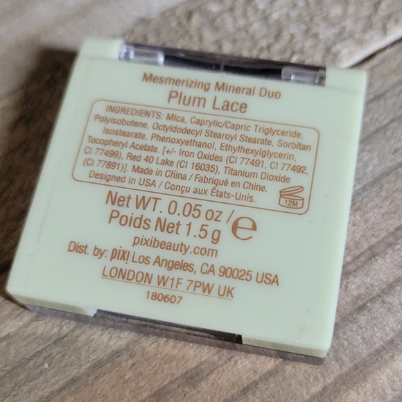 Makeup  bundle - Picture 7 of 14